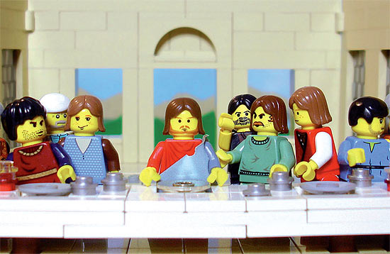A ltima Ceia, do livro "The Brick Testament", montada com Lego, ao estilo de Da Vinci