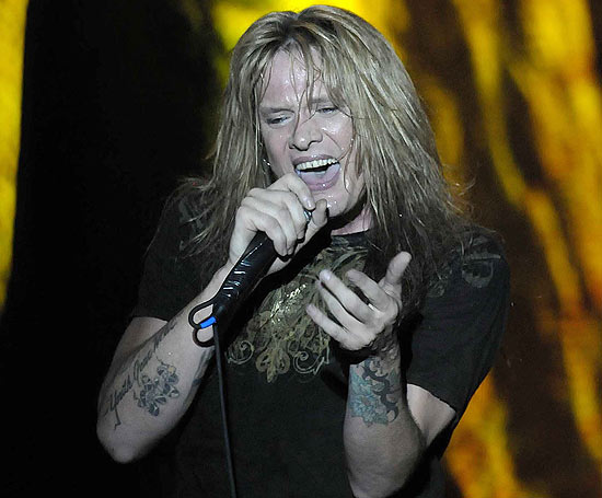 Lder do Skid Row Sebastian Bach perdeu sua casa para o furaco Irene