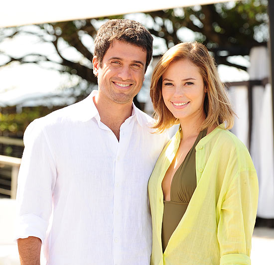 Pedro (Eriberto Leão) e Marina (Paola Oliveira), os protagonistas da nova novela das oito da Globo, "Insensato Coração"