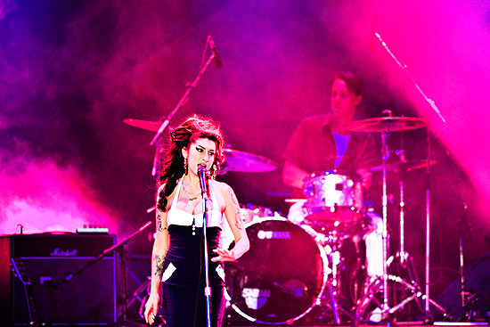 A cantora Amy Winehouse na Arena Anhembi, em São Paulo