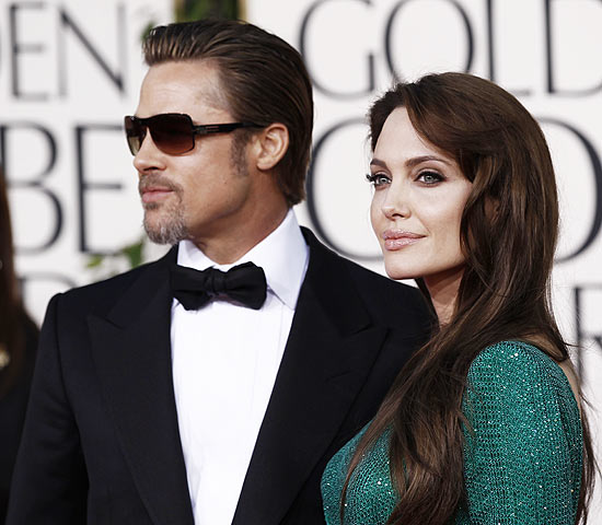 O casal de atores Brad Pitt e Angelina Jolie, que vai adotar sua stima criana, de acordo com o tablide britnico "Daily Mirror"