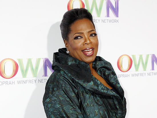 Oprah Winfrey revela em seu programa ter encontrado em novembro uma meia-irm entregue a adoo quando criana