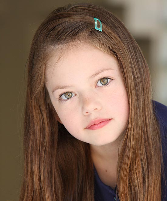 Mackenzie Foy, que interpreta a filha de Robert Pattinson e Kristen Stewart em "Amanhecer"