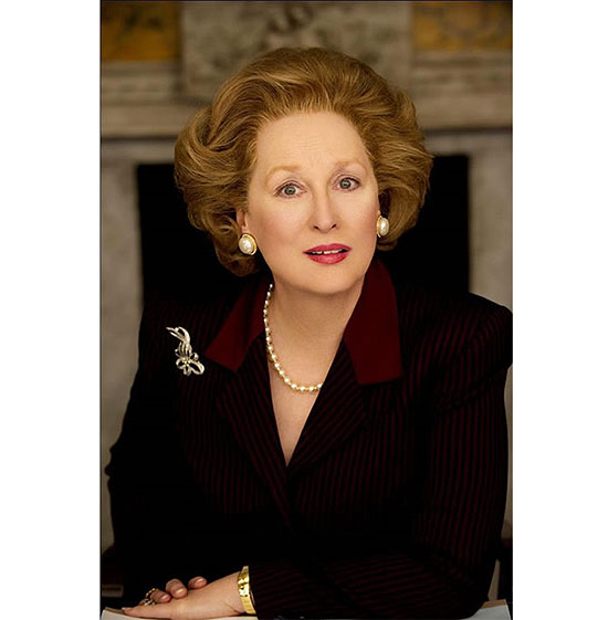 Meryl Streep caracterizada como Margaret Thatcher no filme "The Iron Lady"