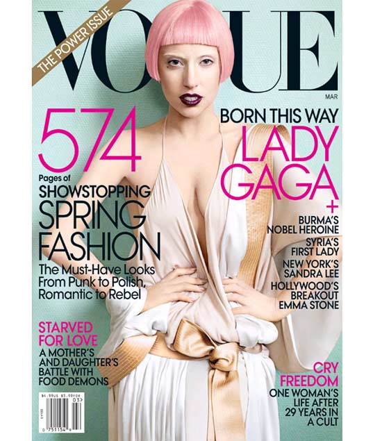 Lady Gaga na capa da revista "Vogue", em que confessou que vomitou no backstage de show