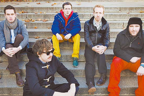 Al Doyle (o loiro, ao meio) diz que foi revistado pela polícia