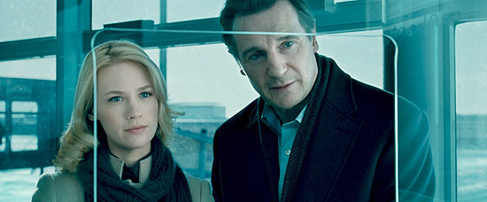 Liam Neeson e January Jones em cena de "Desconhecido", que liderou as bilheterias na Amrica do Norte