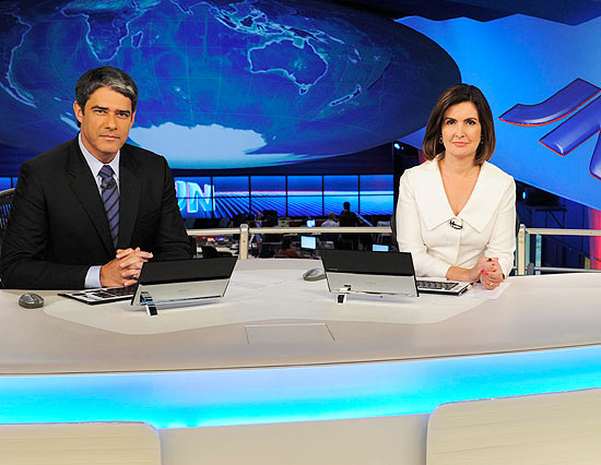 William Bonner e Fátima Bernardes na bancada do "Jornal Nacional", da Globo