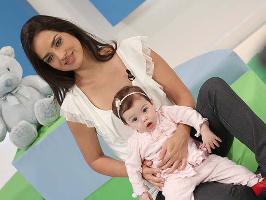 A atriz Joana Limaverde, que vai ensinar modo de criar brasileiro com bebs argentinos no "Show de Beb", do BemSimples