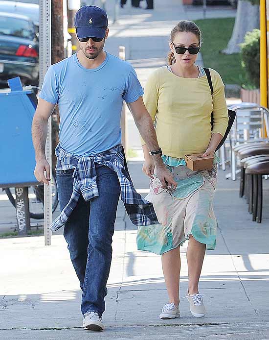 Benjamin Millepied e Natalie Portman nas ruas de Los Angeles aps o Oscar