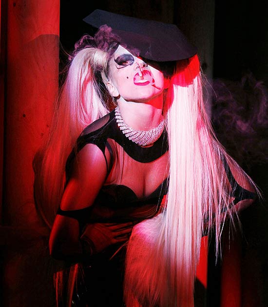 A cantora Lady Gaga, que diz ter psicografado música