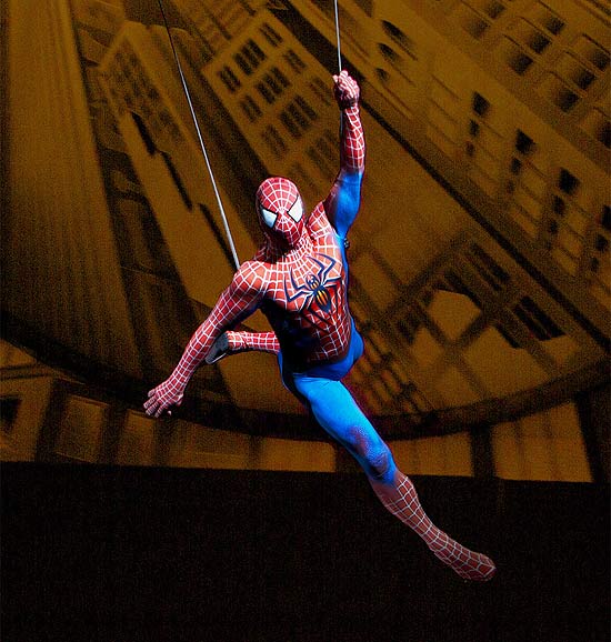 Dubl em cena do musical "Spider-Man: Turn Off the Dark"