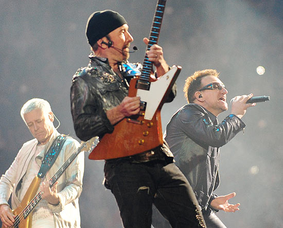 U2 toca no Estádio Nacional, em Santiago, e deixa público chileno extasiado com festa visual