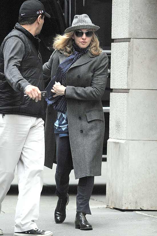 Madonna chega a sua suposta última visita ao Kabbalah center em Nova York