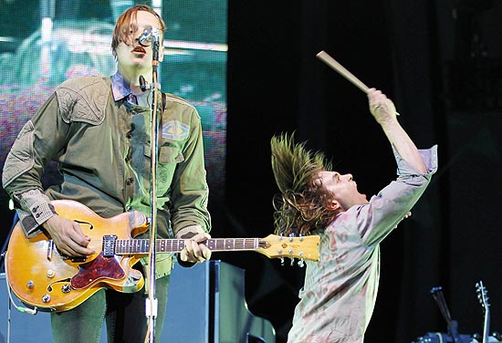 Banda Arcade Fire se apresenta no festival Coachella, na Califrnia, na noite de sbado
