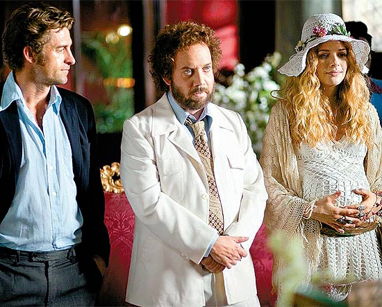 O ator Paul Giamatti (centro) contracena com Scott Speedman e Rachelle Lefevre