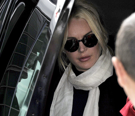 Lindsay Lohan foi condenada a 4 meses de prisão nesta quarta-feira