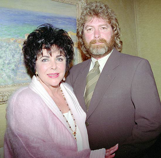 A atriz Elizabeth Taylor e seu ex-marido Larry Fortensky