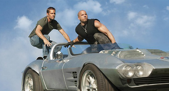 Paul Walker e Vin Diesel em cena de "Velozes e Furiosos 5", que foi o filme mais visto do fim de semana