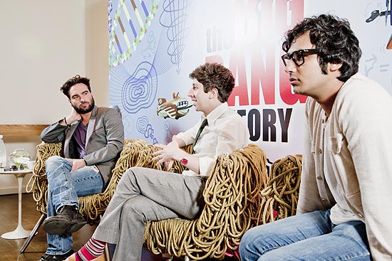 Os atores do seriado Norte Americano "The Big Bang Theory", Johnny Galecki, Simon Helberg e Kunal Nayyar no Hotel Emiliano em São Paulo. Eles estão no Brasil para divulgar a série.