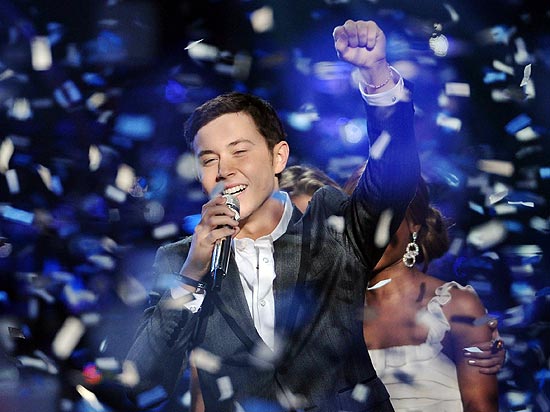 O cantor Scotty McCreery, que foi o vencedor da décima temporada do reality show musical "American Idol"