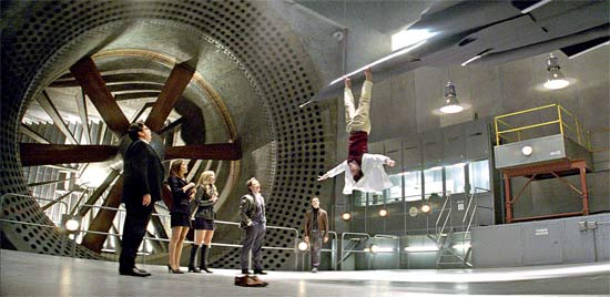 Nicholas Hoult, James McAvoy, Michael Fassbender e Jennifer Lawrence no novo "X-Men"