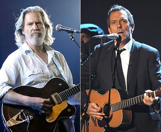 Jeff Bridges ( esq.) e Hugh Laurie fazem parte do movimento dos atores que se lanam na carreira musical