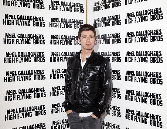 Noel Gallagher durante coletiva de imprensa para anncio do lanamento de seu primeiro lbum solo