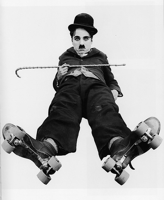 Imagem de Charlie Chaplin extrada do livro &quot;Chaplin in Pictures&quot;