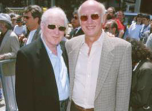 Os compositores Mike Stoller e Jerry Leiber ( dir.); Leiber morreu nesta segunda-feira, aos 78 anos, nos EUA