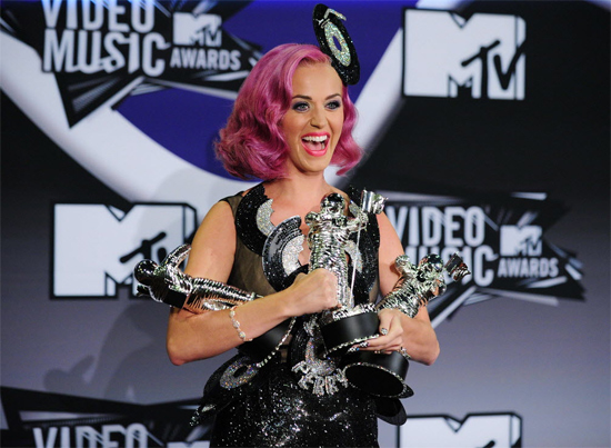 cantora norte-americana Katy Perry foi a grande vencedora da 28ª edição dos Video Music Awards (VMA) levando para casa três prêmios