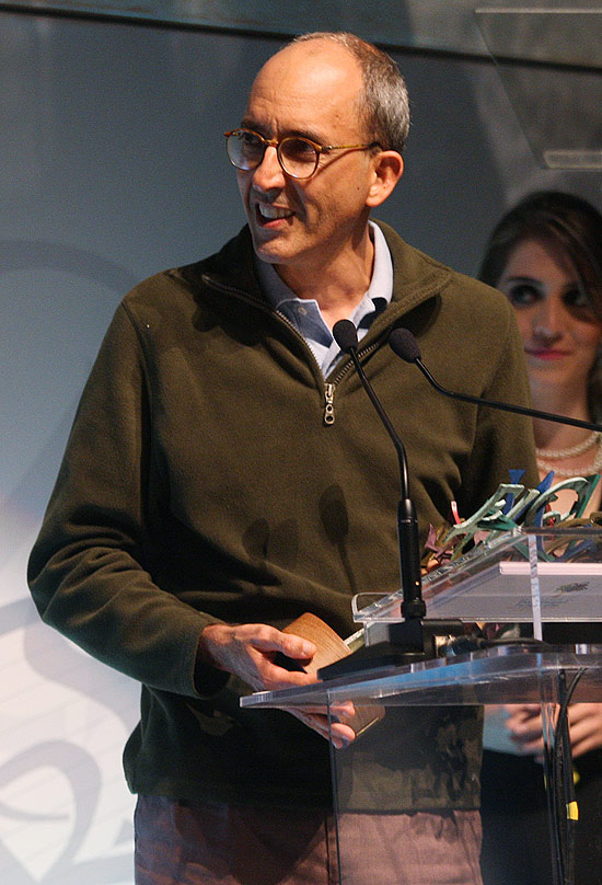 O escritor Rubens Figueiredo recebe o Prêmio Portugal Telecom de Literatura, no mês passado