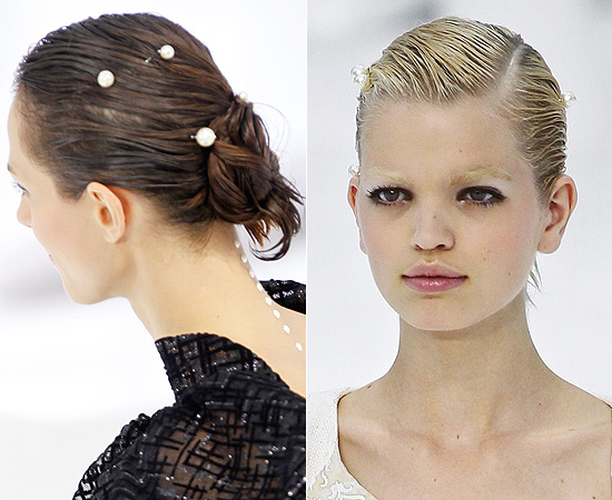 Modelos no último desfile da Chanel, em outubro, com cabelos cobertos de pérolas e gel