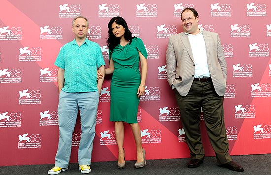 Todd Solondz ( esquerda), Selma Blair e Jordan Gelber posam parta foto no Festival de Veneza