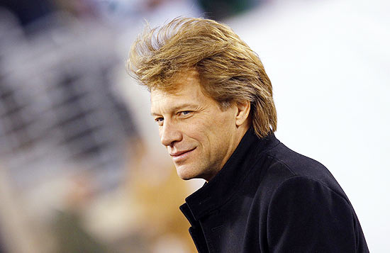Jon Bon Jovi é vítima de boato na internet segundo o qual ele teria morrido de ataque cardíaco