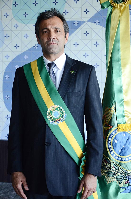 Domingos Montagner como Paulo Ventura em &quot;Brado Retumbante&quot;, minissérie da Globo