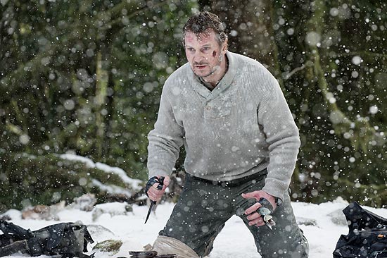 Ator Liam Neeson em cena do filme "The Grey"