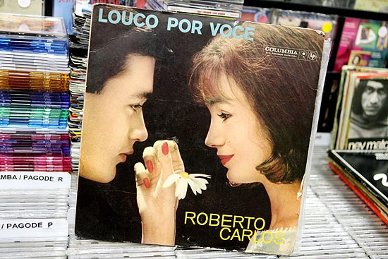 Cópia original em vinil de "Louco por Você", primeiro LP de Roberto Carlos