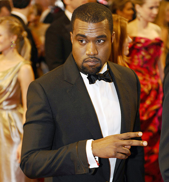 O rapper Kanye West, que expulsou os críticos de moda de seu desfile em Paris