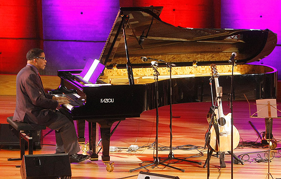 O jazzman Herbie Hancock em apresentação na sede da Unesco, em Paris, em janeiro