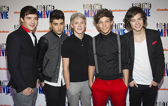 Liam Payne (esq.), Zayn Malik, Niall Horan, Louis Tomlinson e Harry Styles, integrantes da One Direction 