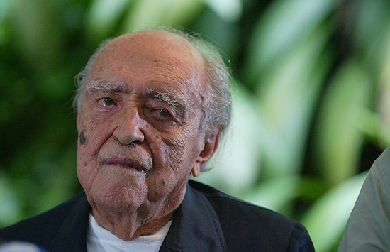 Oscar Niemeyer na comemoração de seu aniversário de 100 anos