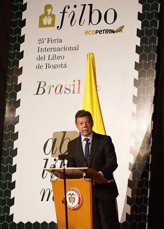 O presidente colombiano Juan Manuel Santos na abertura da Feira de Livro de Bogot 