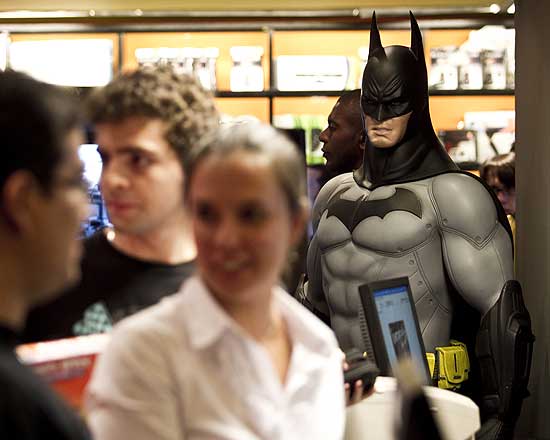 Consumidores conhecem a nova loja Geek.Etc.Br, no Conjunto Nacional, em So Paulo