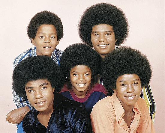 O grupo Jackson 5, com Michael Jackson no centro, em foto de 1960