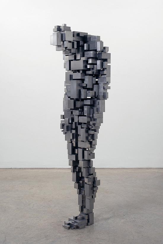 A obra "Loss" (2006), do escultor Antony Gormley, feita com blocos de ao inoxidvel