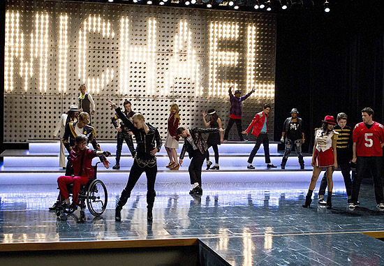 Elenco do "Glee" celebra legado musical de Michael Jackson