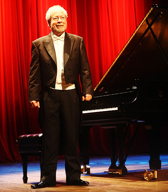 O pianista Nelson Freire em apresentação em São João Del Rey