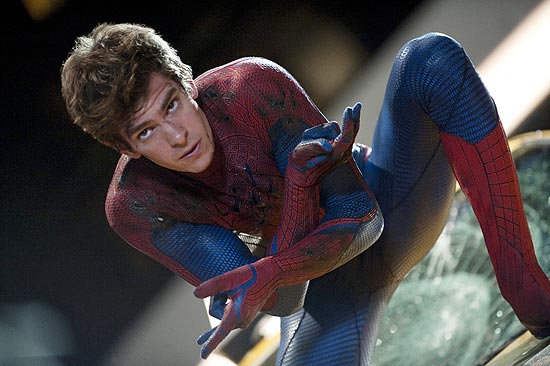 Ator Andrew Garfield é Peter Parker em "O Espetacular Homem-Aranha", que entra em cartaz em São Paulo nesta (6)