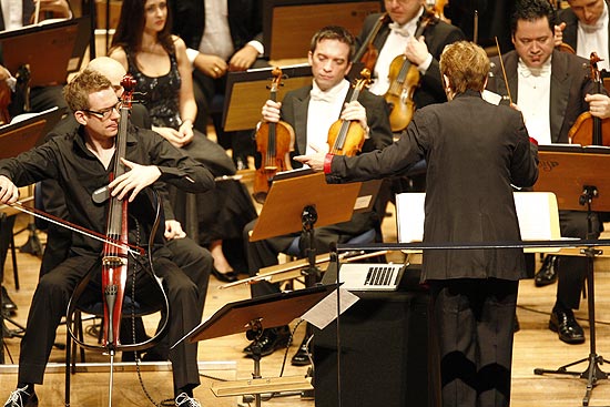 O violoncelista Johannes Moser (à esq.) é um destaques da programação de sábado